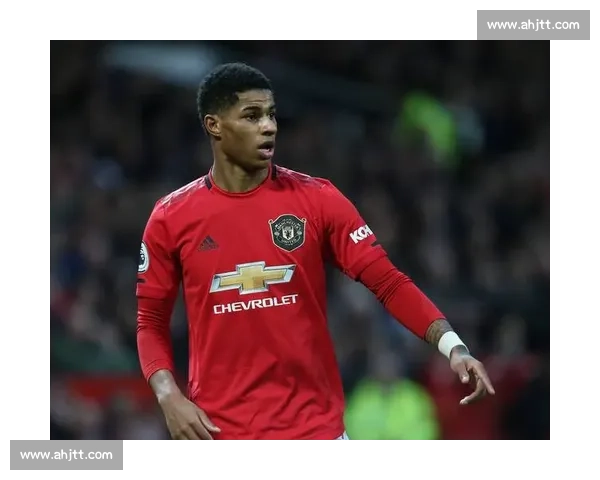 德比前夜插曲：拉什福德看曼联比赛，球迷刷屏红魔情怀